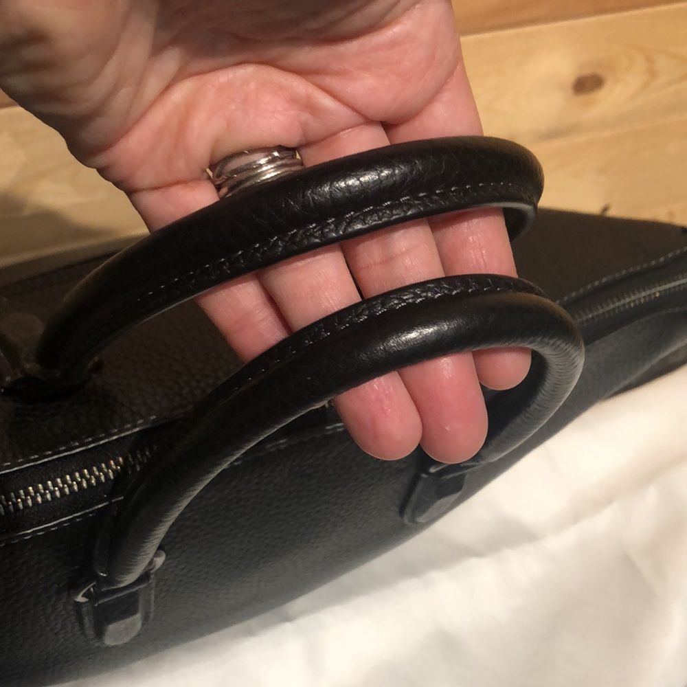 🛑SOLD🛑🖤Coach Black Turnlock Cara Satchel! - Picture 5 of 14